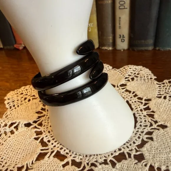 Vintage Architectural Black Metal Hinged Cuff Bracelet - Picture 12 of 17